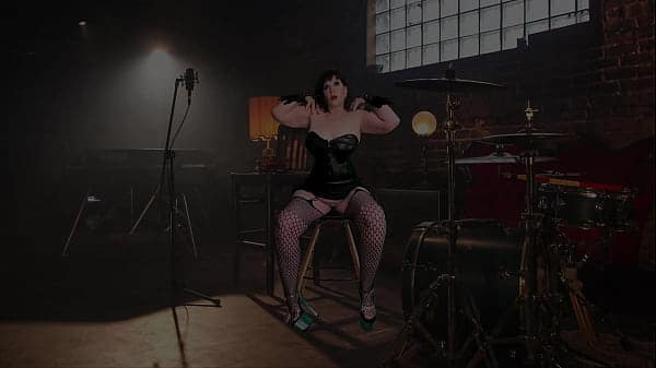 Fingering Rockin’ Granny Carmen