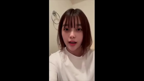 ぴっちぴちの黒スキニー履いたままおもちゃを使ってト◯レでオナニーしてたら濡れ過ぎちゃいました…